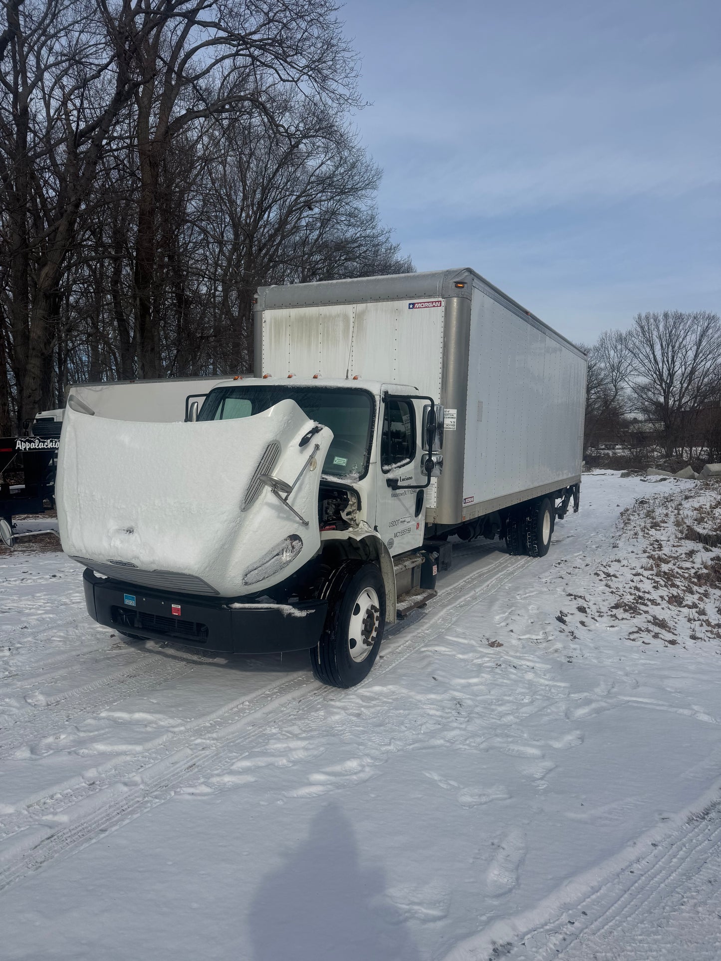 2015 Freightliner m2 106 26’ box truck non-cdl