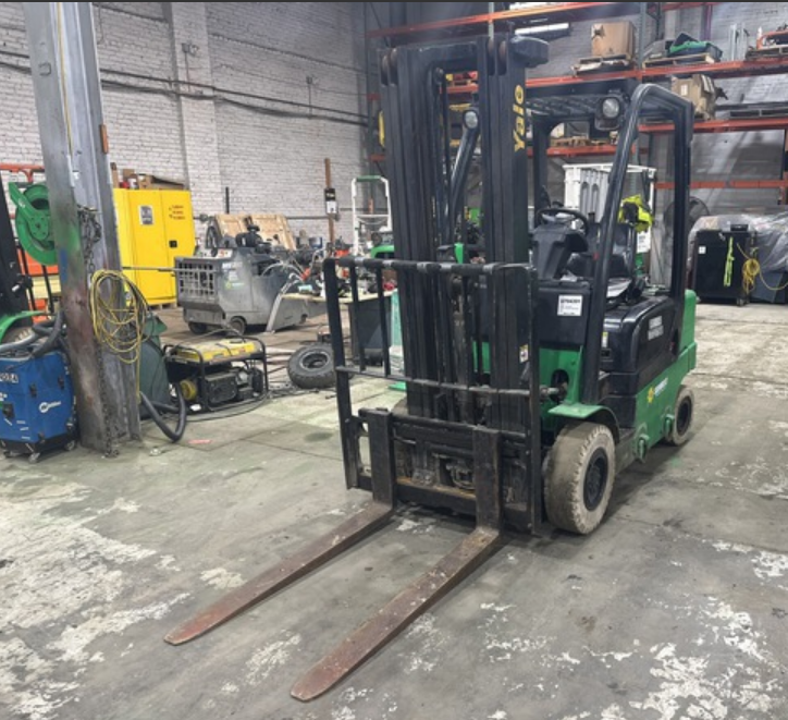 2015 Yale GTP050LXNDAE087 4750 lb Pneumatic Tire Forklift